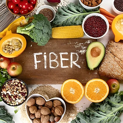 An educational image showcasing foods high in fiber, focusing on fiber's ability to enhance fullness and curb snacking urges
